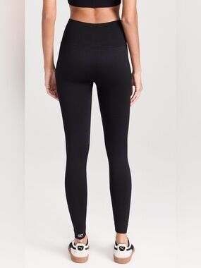 Set Active Sculptflex High-Waisted Seamless Leggings in Onyx Size‎ Medium